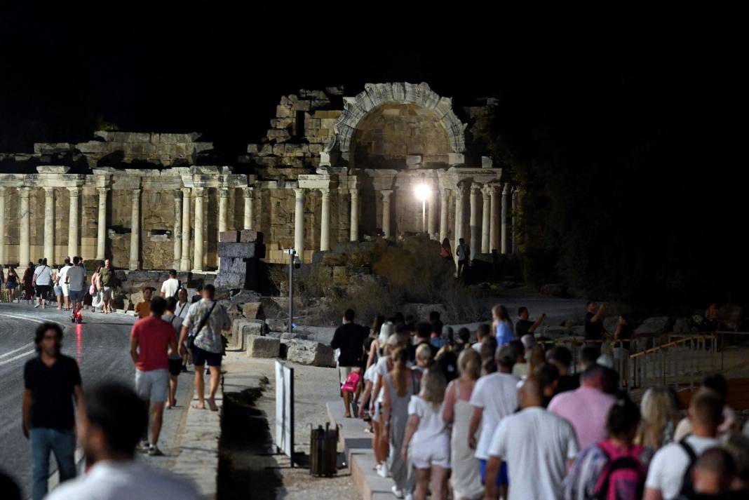 Antalya’da Temmuz rekoru kırıldı: Bir günde 102 bini aşkın yabancı ziyaretçi geldi 5